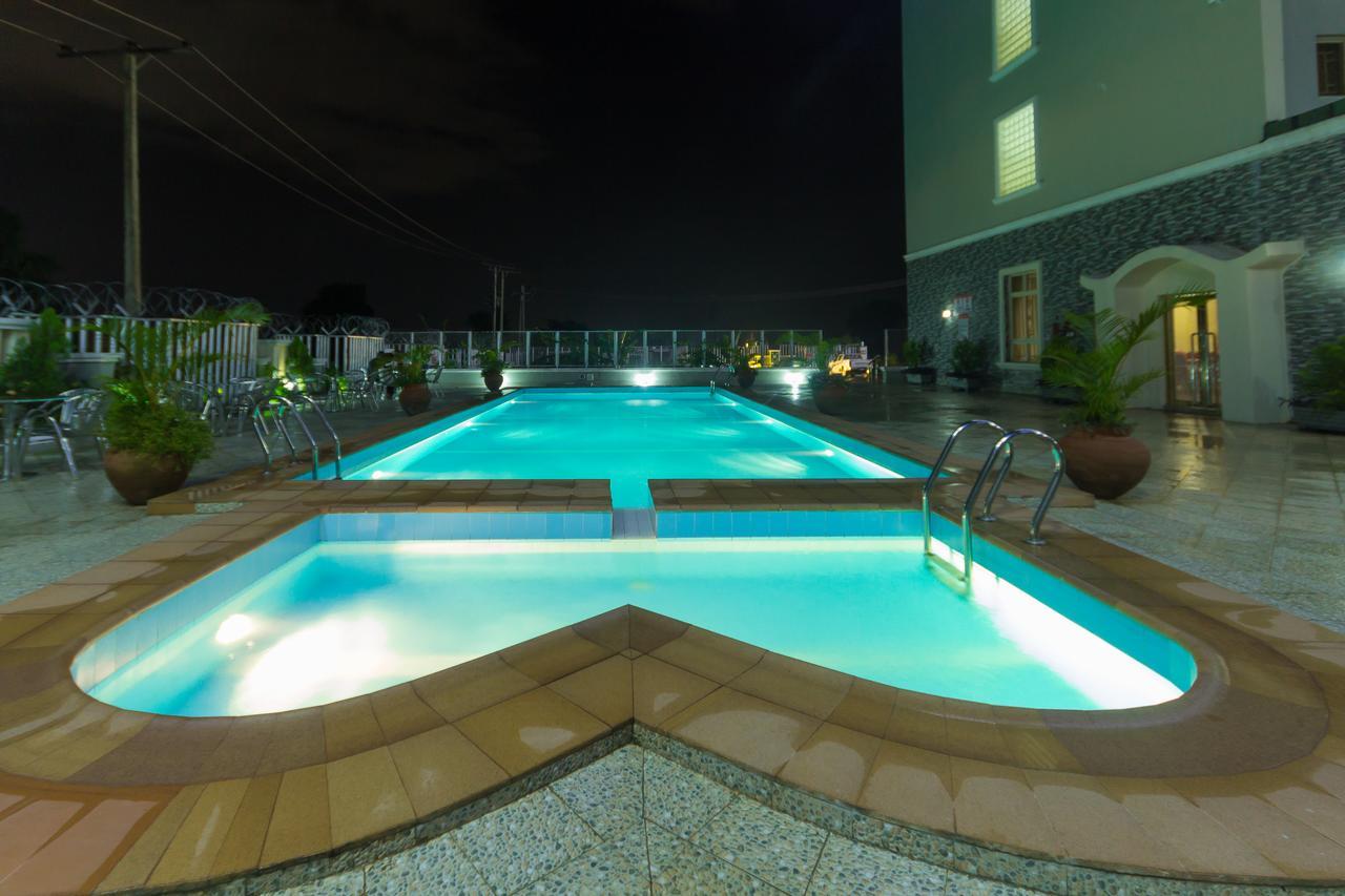 Hotel Reno Абуджа Экстерьер фото