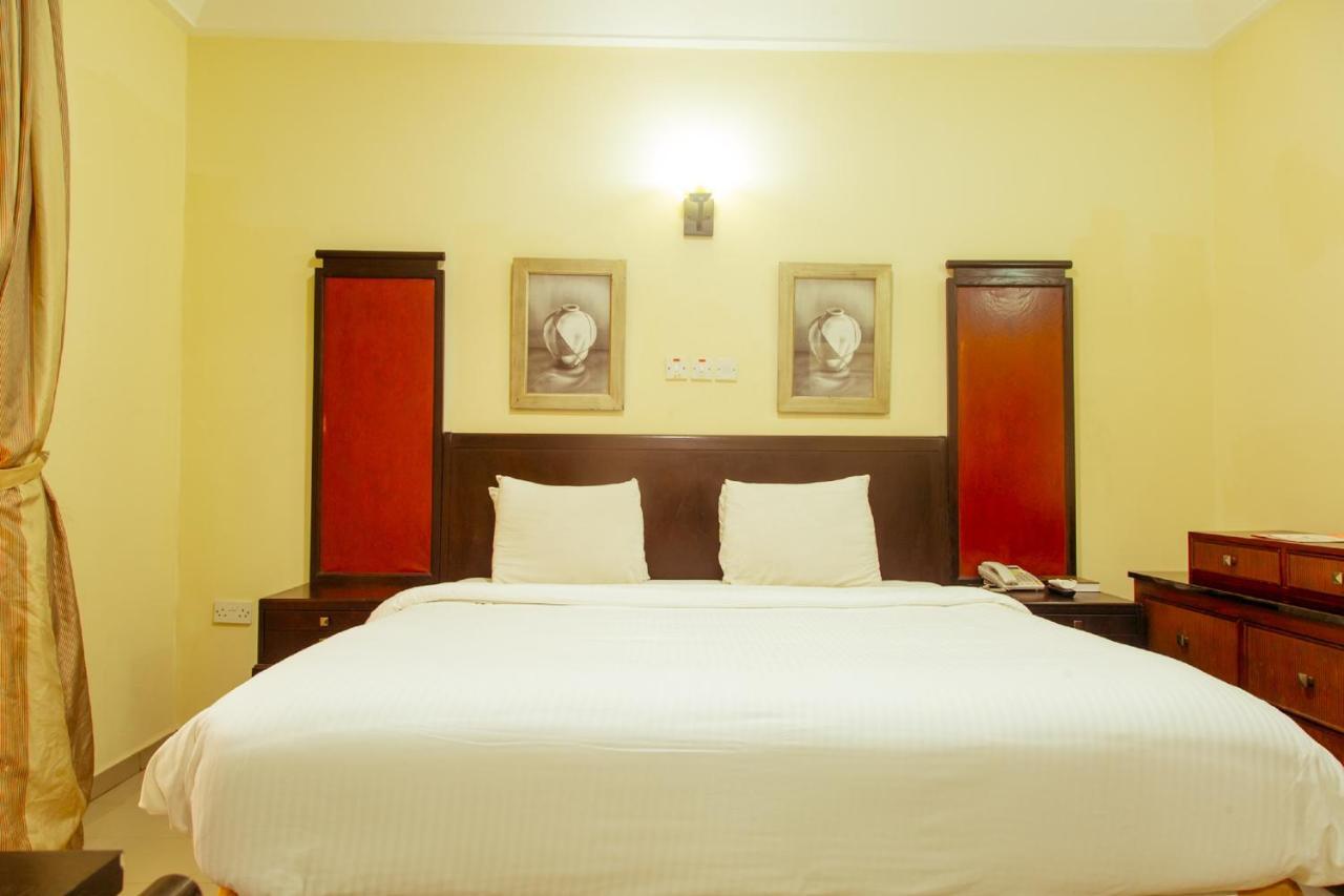 Hotel Reno Абуджа Экстерьер фото