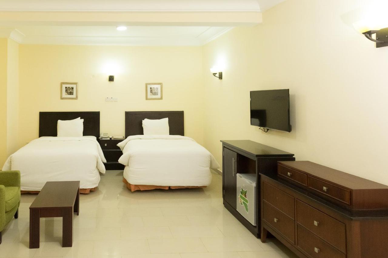 Hotel Reno Абуджа Экстерьер фото