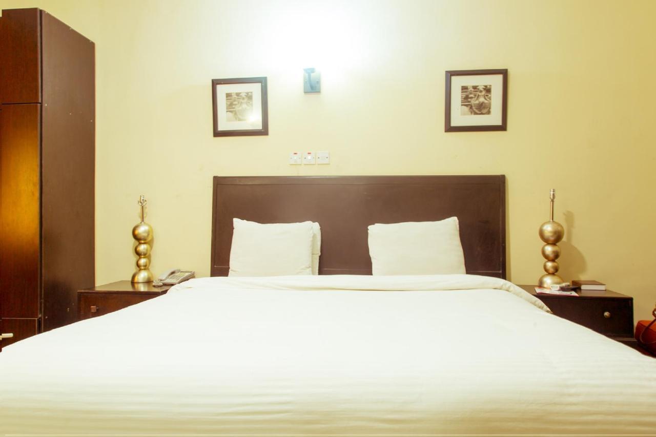 Hotel Reno Абуджа Экстерьер фото