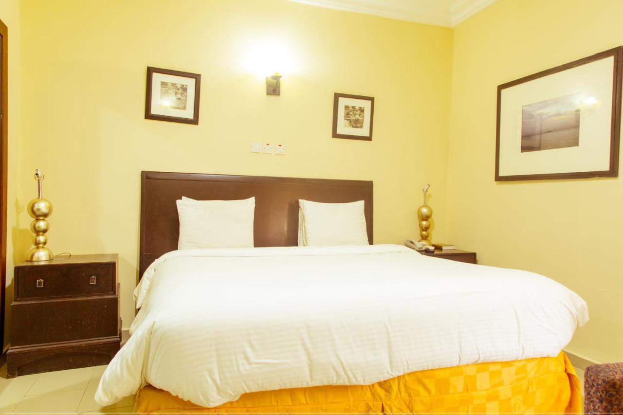 Hotel Reno Абуджа Экстерьер фото